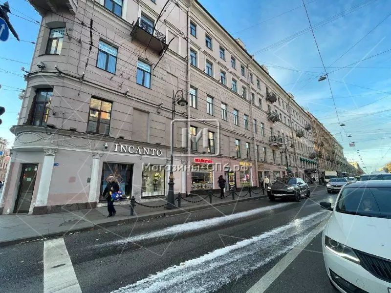 Аренда офиса 73 кв.метров, 2 этаж 2. Фасад с угла