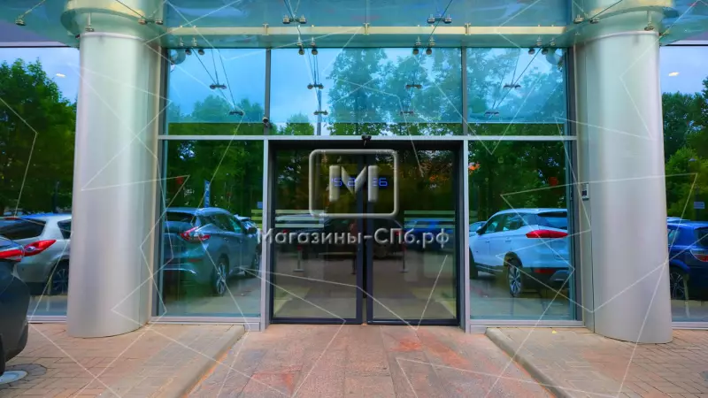 Под медицину или услуги рядом с метро 3. Входная группа с фасада