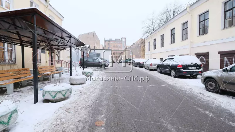 Продажа офиса 24.6 кв.метров, 2 этаж 2. Фасад с угла