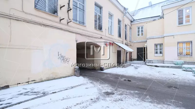 Продажа офиса 24.6 кв.метров, 2 этаж 2. Фасад с угла