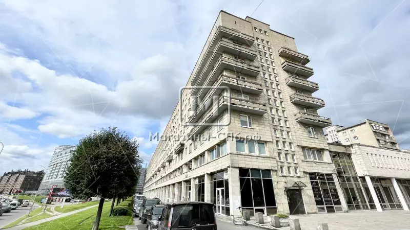 Аренда торгового помещения 68 м2 2. Фасад с угла