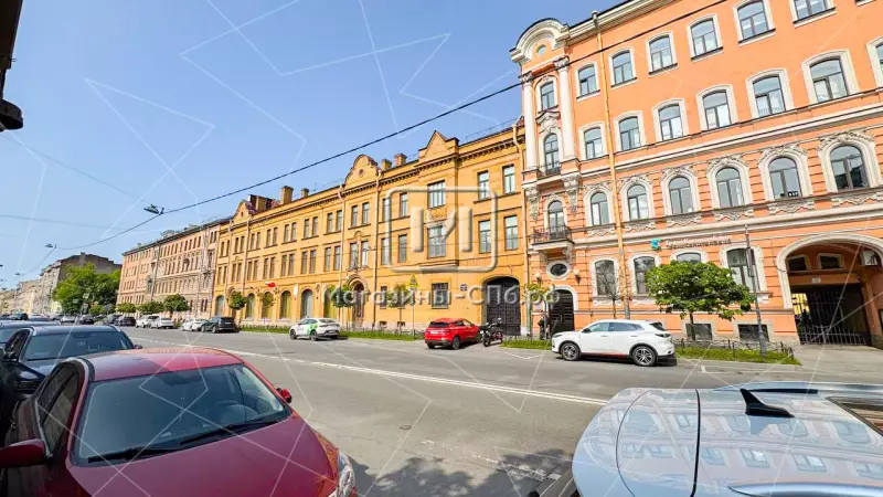 Угловое на трафике 2. Фасад с угла