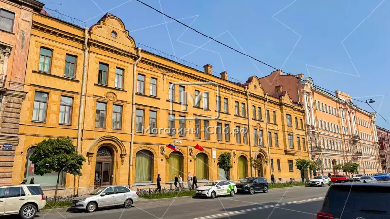 Угловое на трафике 2. Фасад с угла