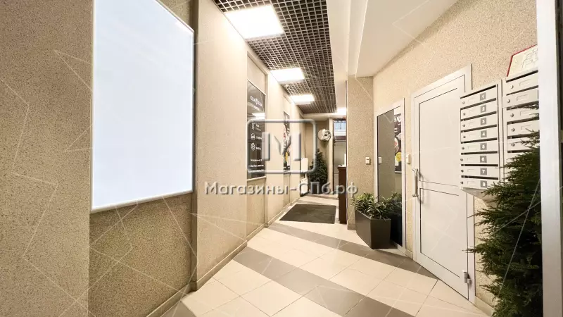Аренда торгового помещения 87 кв.метров, 1 этаж 3. Входная группа с фасада