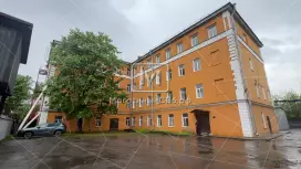 Здание в 1 км от метро