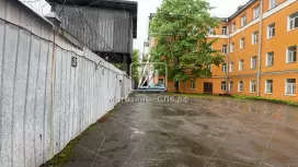 Здание в 1 км от метро