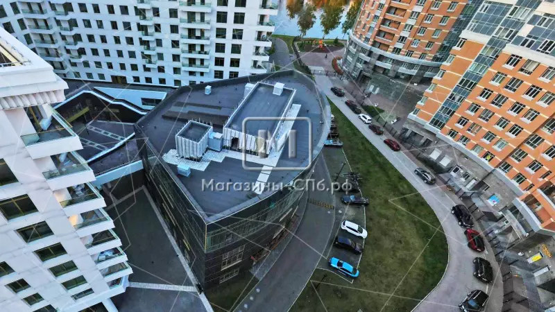 Продаются помещения в Петроградском районе 2. Фасад с угла