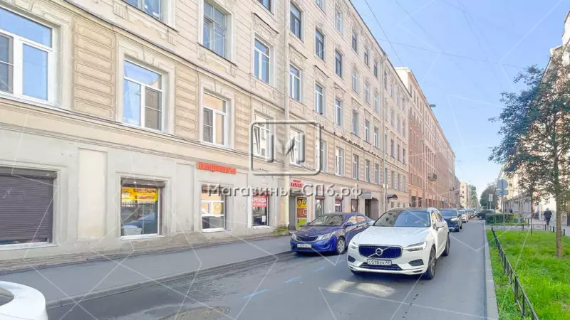 торговое помещения 271.5 м2, 1 этаж 2. Фасад с угла