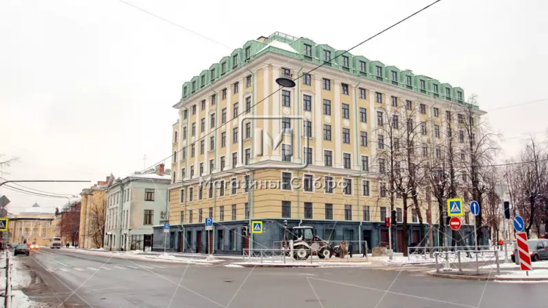 Продажа помещения с арендатором 2. Фасад с угла
