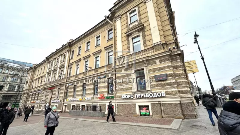 Офис, салон красоты, мед.центр 125 м2 у метро 2. Фасад с угла