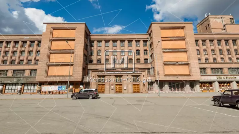 Аренда 400 м под ресторан, нужен ремонт 1. Фасад фронтальная
