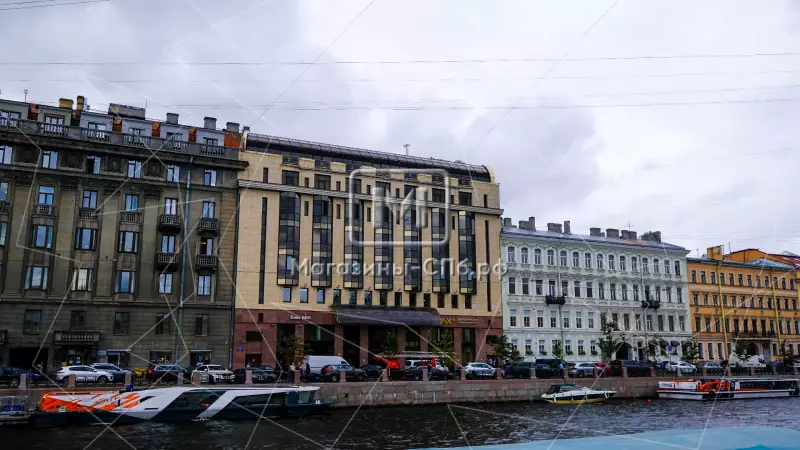 Офис/банк 313,3 м2 2. Фасад с угла