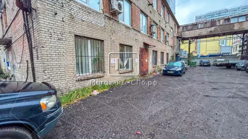 Универсальное 110 м2, отд.вход. офис+склад 2. Фасад с угла
