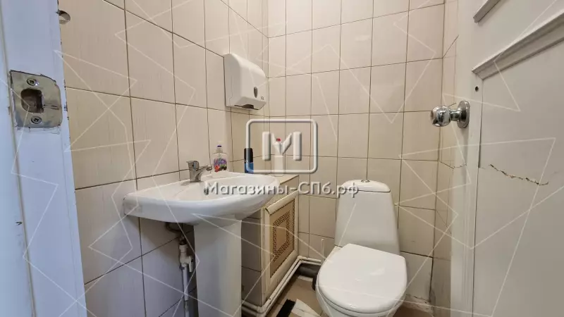 Аренда столовой 109 м2 94. Санузлы