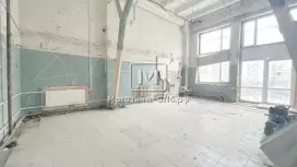 Аренда торгового помещения 154,9 метров, высокие потолки Аренда торгового помещения 154,9 метров, высокие потолки