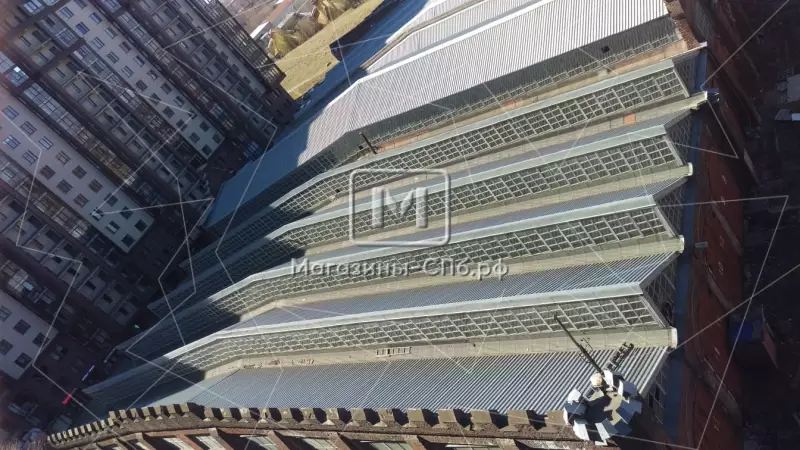 Продажа здания 4570 м2 под реконструкцию 2. Фасад с угла