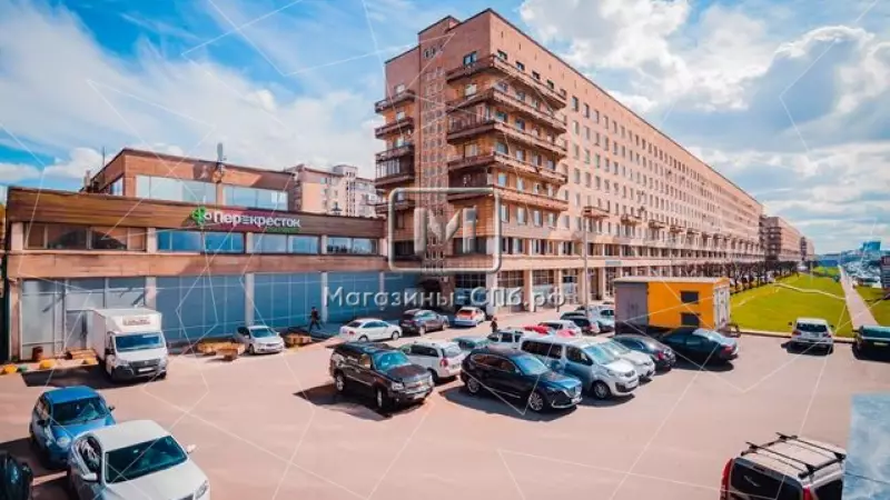 Аренда торгового помещения 143.9 кв.метров в БЦ «Набережная», 1 этаж 98. Фото объекта