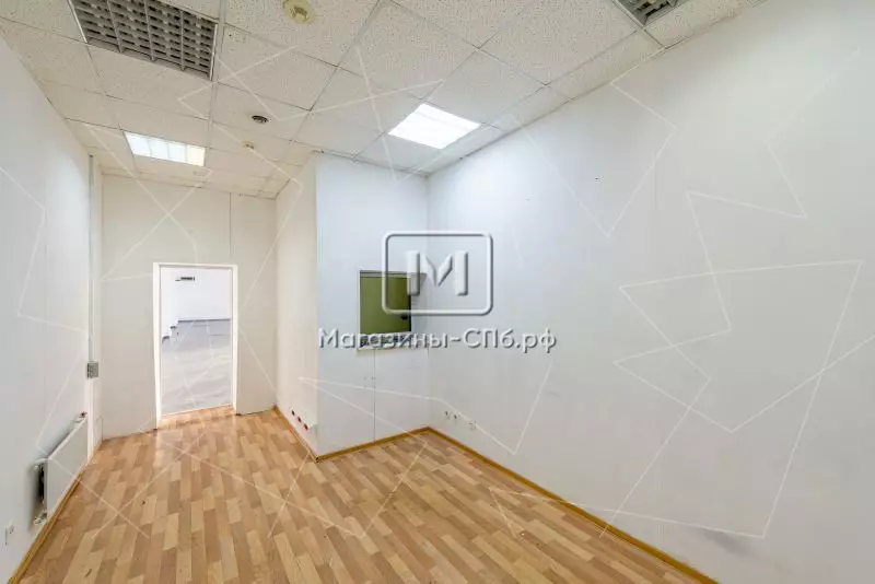 Автосалон 5663,8 м2, свободное назначение 98. Фото объекта