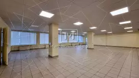 Аренда торгового помещения 191.8 кв.метров в БЦ «Реформа», 1 этаж