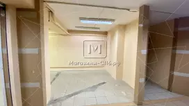 Аренда торгового помещения 26 кв.метров в БЦ «Эврика», Цоколь этаж Аренда торгового помещения 26 кв.метров в БЦ «Эврика», Цоколь этаж