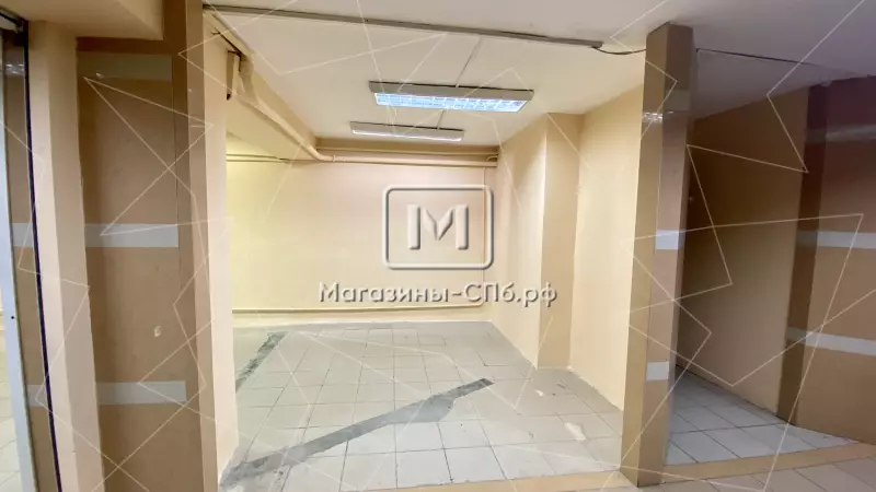 Аренда торгового помещения 26 кв.метров в БЦ «Эврика», Цоколь этаж 98. Фото объекта