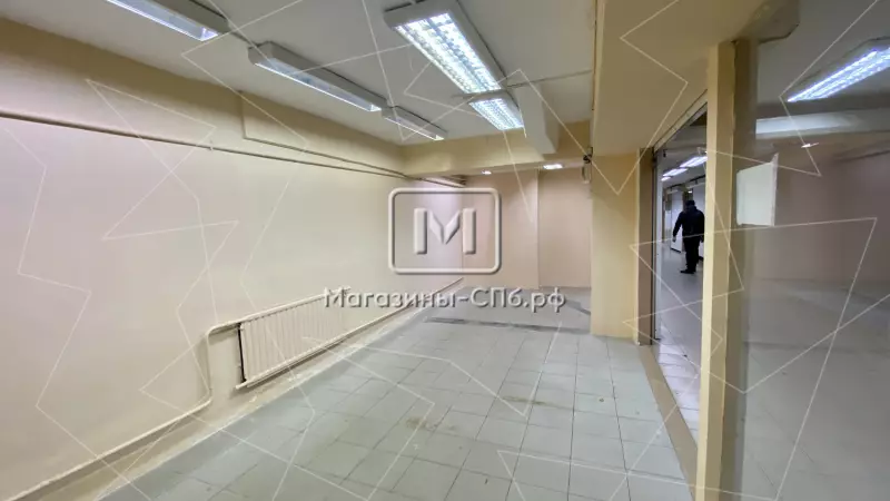 Аренда торгового помещения 26 кв.метров в БЦ «Эврика», Цоколь этаж 98. Фото объекта