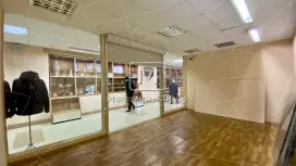Аренда торгового помещения 23 кв.метров в БЦ «Эврика», 1 этаж Аренда торгового помещения 23 кв.метров в БЦ «Эврика», 1 этаж