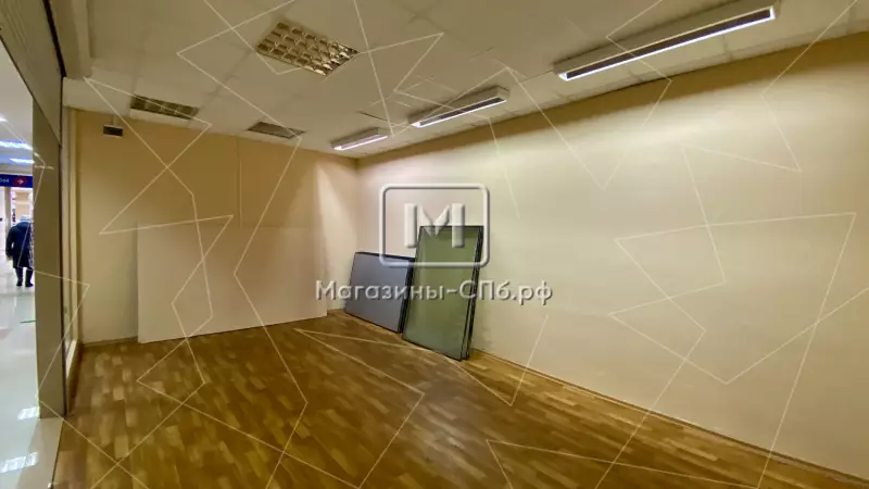 Аренда торгового помещения 23 кв.метров в БЦ «Эврика», 1 этаж 98. Фото объекта