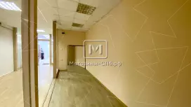 Аренда торгового помещения 12.6 кв.метров в БЦ &laquo;Эврика&raquo;, 1 этаж