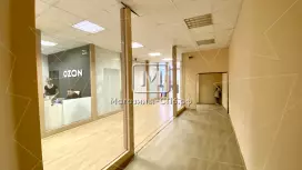 Аренда торгового помещения 12.6 кв.метров в БЦ &laquo;Эврика&raquo;, 1 этаж