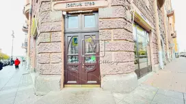 Угловое помещение 180 м2, кафе/магазин