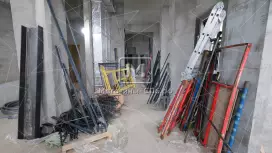 Продаем угловое помещение 233 кв.метров