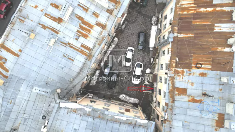 Вход с Невского пр., быстрая окупаемость 3. Входная группа с фасада