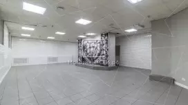 Торговое в центре 110 кв м