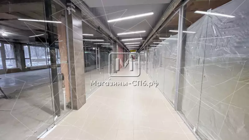 Аренда торгового помещения 264,8 кв.метров, 1 этаж 98. Фото объекта