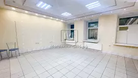 На 1 линии витрина на Невский