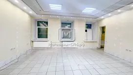 На 1 линии витрина на Невский