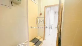 На 1 линии витрина на Невский