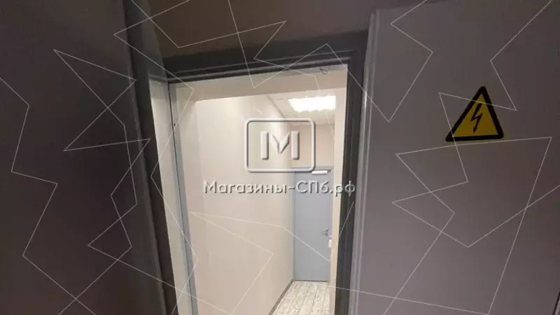 Аренда под офис, торговлю 150 кв.м., 1 этаж 98. Фото объекта