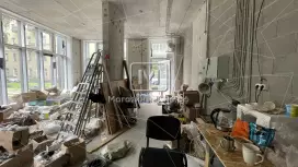 Угловое 58м с витринами Угловое 58м с витринами