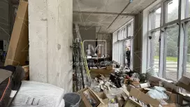 Угловое 58м с витринами Угловое 58м с витринами