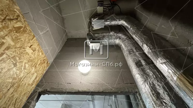Угловое 58м с витринами 98. Фото объекта
