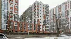 В проходном месте, рядом с метро В проходном месте, рядом с метро