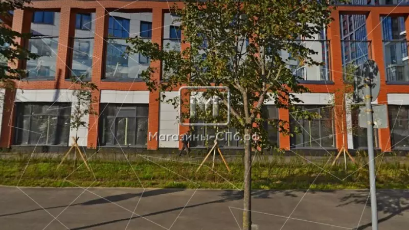 В проходном месте, рядом с метро 1. Фасад фронтальная