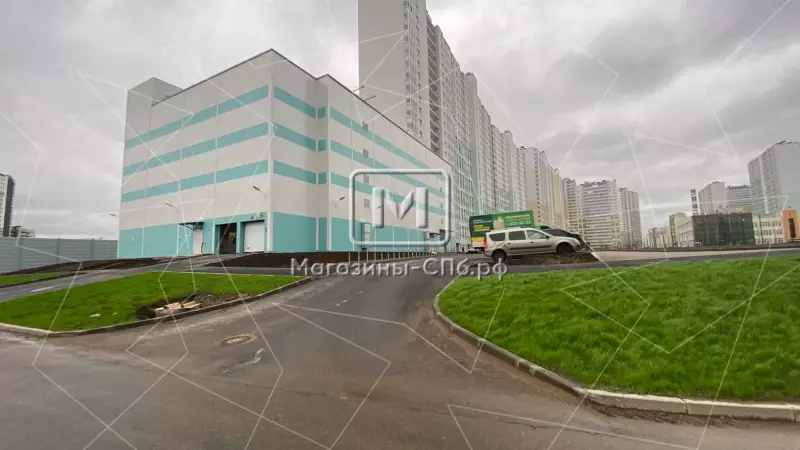 Продажа помещения 700 м2 с арендатором 2. Фасад с угла