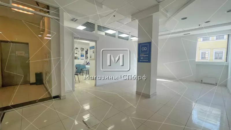 Отдел в ТЦ у метро 35 м2 98. Фото объекта