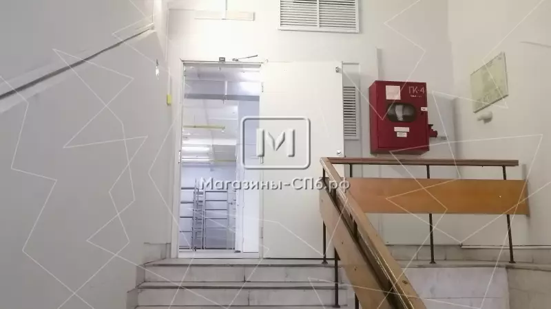 Аренда торгового помещения 456.6 кв.метров, 2 этаж