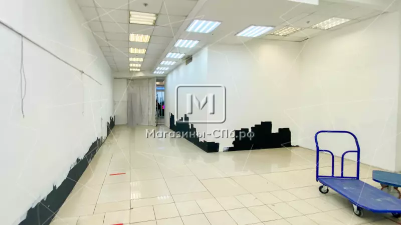 Отдел в ТЦ 60 м2 на 1 этаже у метро 98. Фото объекта