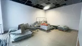 40 м2 в ТЦ, большие витрины на улицу, каникулы 40 м2 в ТЦ, большие витрины на улицу, каникулы
