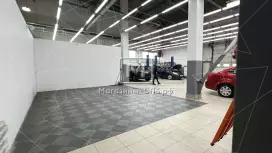 Автосалон, шоурум 2050 м2 с ЗУ Автосалон, шоурум 2050 м2 с ЗУ